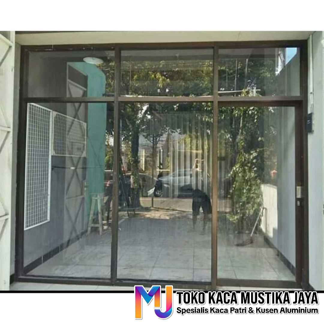 Jasa Pintu kaca toko minimalis Bekasi #1