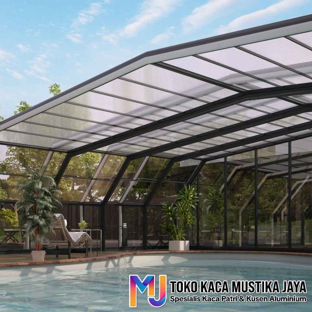Model kanopi kaca tempered transparan kolam renang