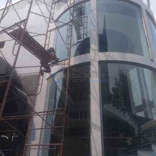 Kaca lengkung Tangerang untuk fasad gedung komersial modern Kaca lengkung Tangerang untuk fasad gedung komersial modern