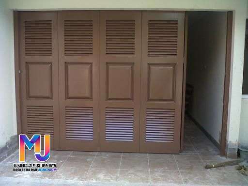 Spesialis pintu garasi aluminium premium hasil memuaskan dan presisi